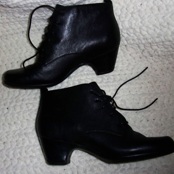 clarks active air ankle boots